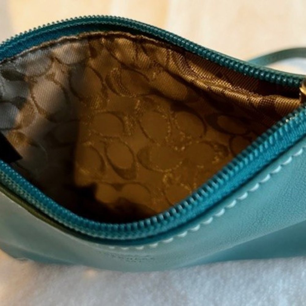 2 Leather Coach Bags Y2K NWOT Teal Turquoise Blue Baguette handbag w/ Wristlet - Picture 6 of 9